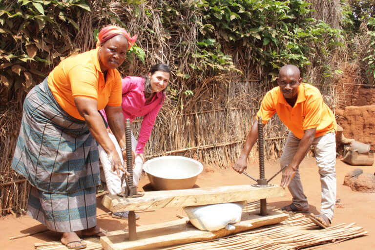 utilisation-de-presse-manioc-o-k-tg